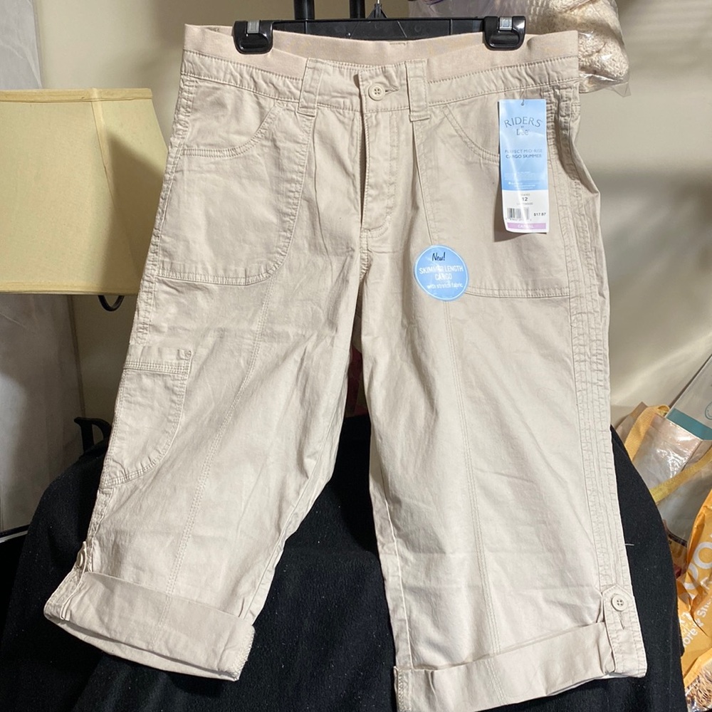 Lee Riders Cargo Skimmer, Tan, Women’s Size 12  *